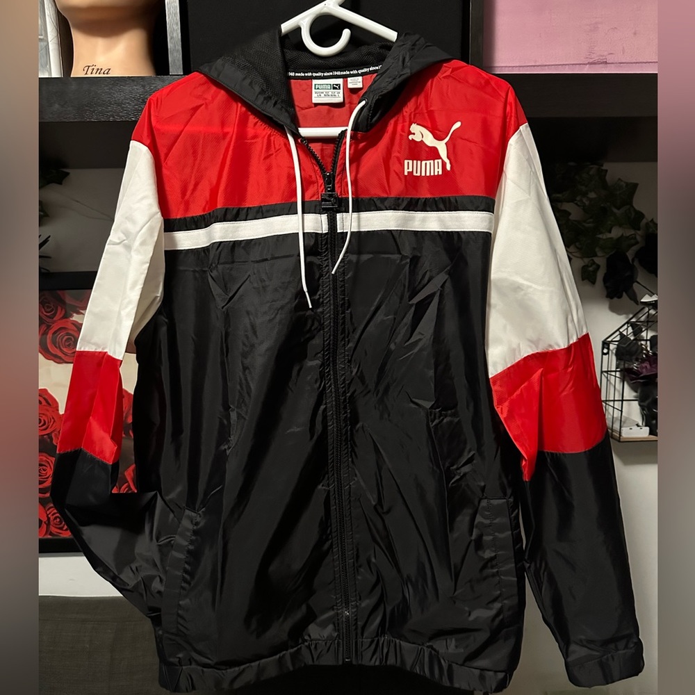 EUC Men’s Puma Windbreaker track jacket L